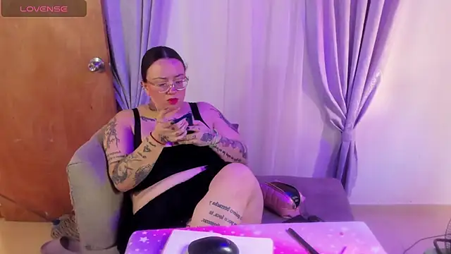 MiaYMolly's Live XXX Chat