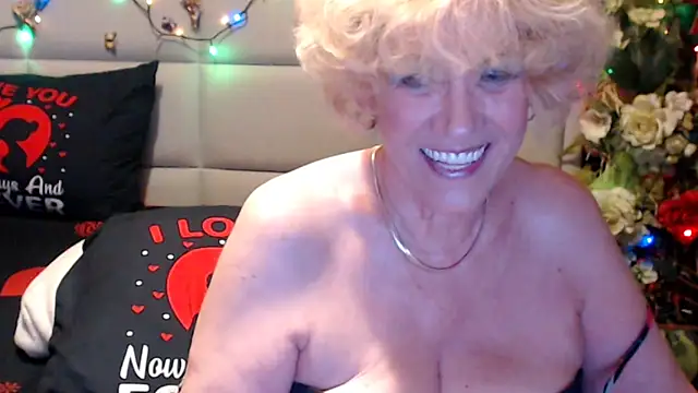 Chatroom XXX en direct de HappyWomanOn
