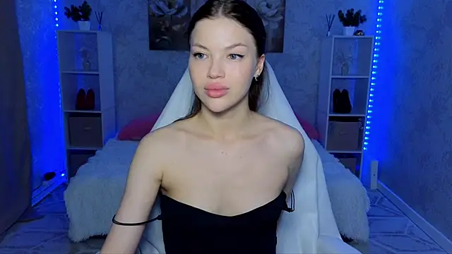 EmmyMills' Live XXX Chat