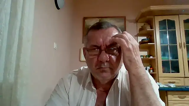 Онлайн чат XXX machomale3