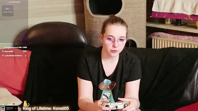 XXX chat uživo modela GamerGirl_Eve