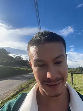 DominickSullivan 即時 XXX 聊天