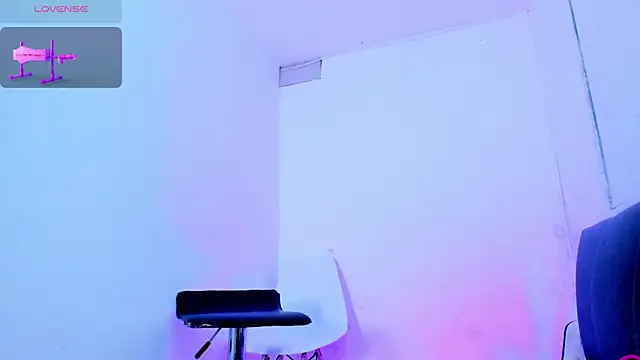 milkqueenboobs' Live XXX Chat