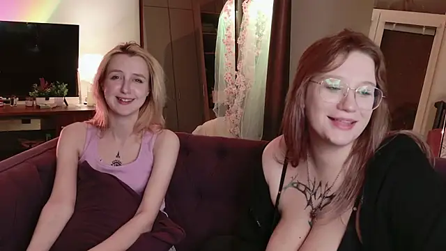 Morvelyn: διαδικτυακό σόου στην κάμερα