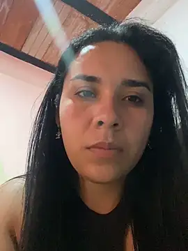Celeste_Moom27's Live XXX Chat