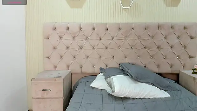 ZarinaWynne Adlı Modelin Canlı XXX Sohbeti