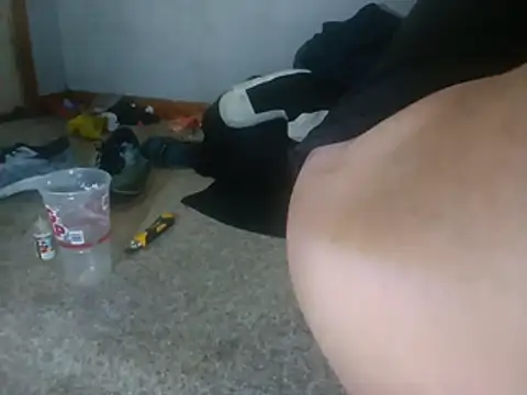 givr6inches: διαδικτυακό σόου στην κάμερα