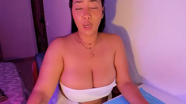 Chatroom XXX en direct de NicolePasqualott