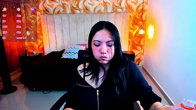 miichael_black Adlı Modelin Canlı XXX Sohbeti