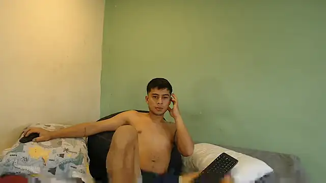 Chat +18 de danielitopapuu ao vivo