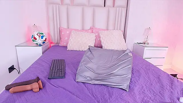 Онлайн чат XXX alanarose18