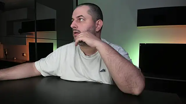 DravenPeak's Live XXX Chat