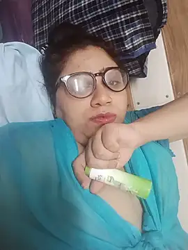 XXX chat uživo modela yourchahat27