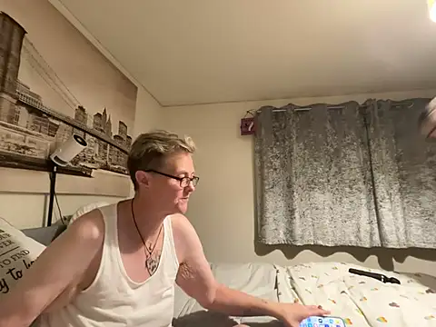 Curvy-Jinx – Naživo XXX chat