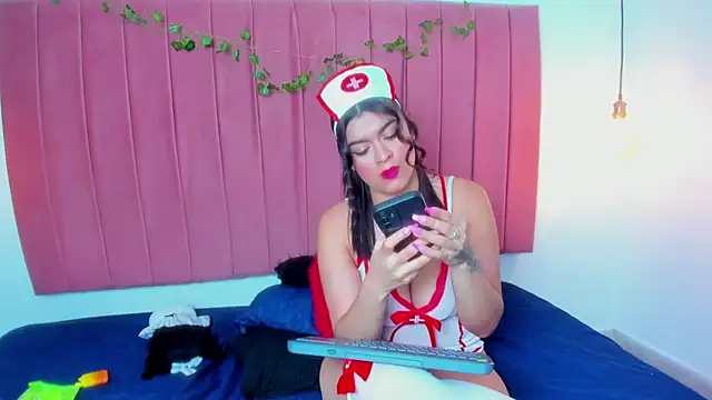 ana_foxi Adlı Modelin Canlı XXX Sohbeti