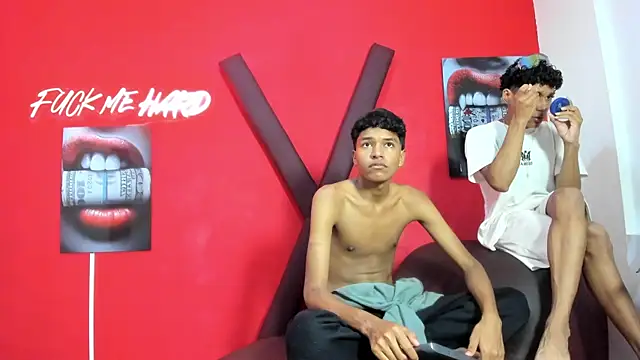 BOUL_GUYS élő XXX-chatje