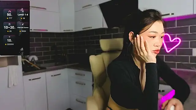 ShaiyaMinn3's Live XXX Chat