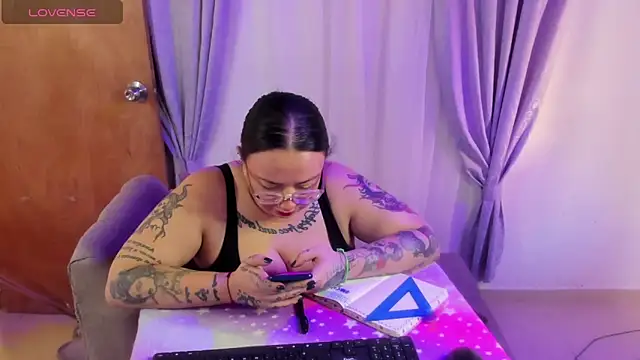 Chat XXX ao vivo de MiaYMolly