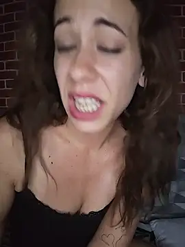 XXX chat uživo modela HotGinger66