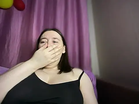 MimiYolaVi Chat XXX in diretta