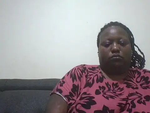 fat_ebonyqueen Adlı Modelin Canlı XXX Sohbeti