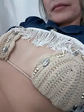 XXX chat uživo modela Ms_lunaRose
