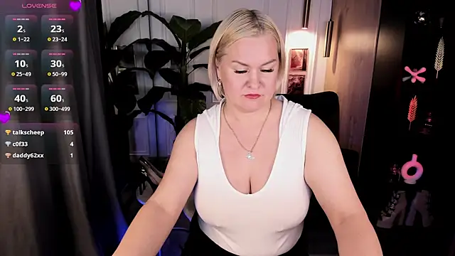 دردشة YolandaKiss الجنسية المباشرة