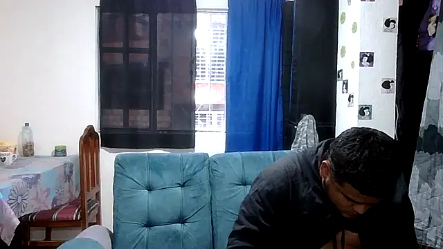 Boycuriousxxx Adlı Modelin Canlı XXX Sohbeti