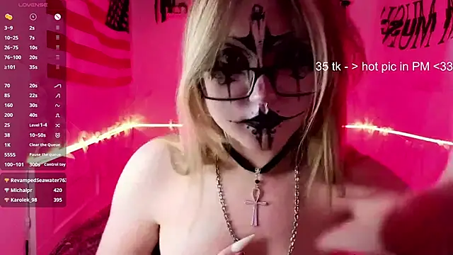 XXX chat uživo modela CucKuhta