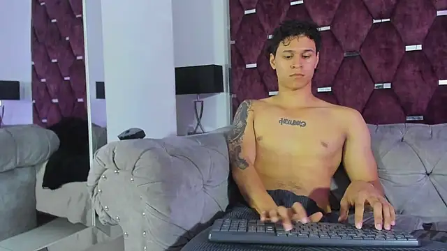 Chat XXX Live TonyBenedetti