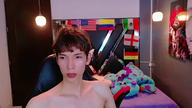 Stefany_PiInk Adlı Modelin Canlı XXX Sohbeti