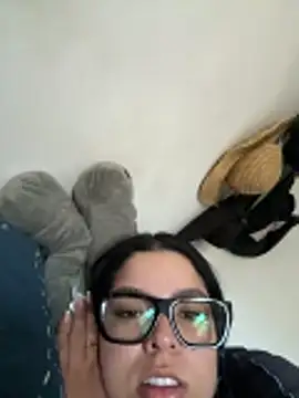 Kylie2211 live XXX chat