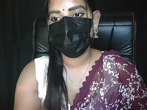 Rashmi-SexyのライブXXXチャット