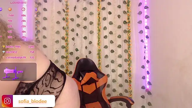 sofiacurvy_45 élő XXX-chatje