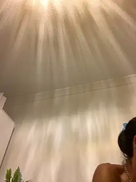 itsyourgirltee's Live XXX Chat
