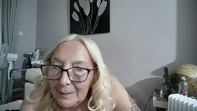 Chanel-56's Live XXX Chat
