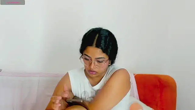 moana_taylor Adlı Modelin Canlı XXX Sohbeti