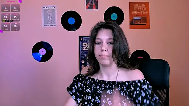 aria_wild_'s Live XXX Chat
