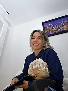 Ms_lunaRose 即時 XXX 聊天