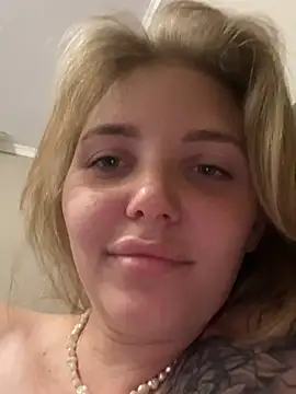 Candy-Love2's Live XXX Chat