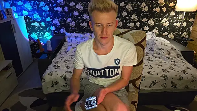 VuittonのライブXXXチャット