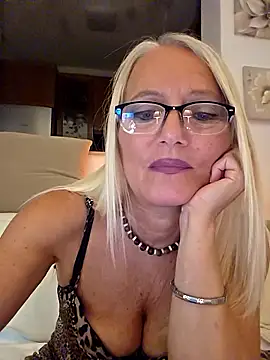 DIAMANTE64 Adlı Modelin Canlı XXX Sohbeti