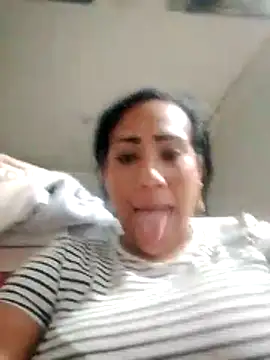 OliviaWilliamm Adlı Modelin Canlı XXX Sohbeti