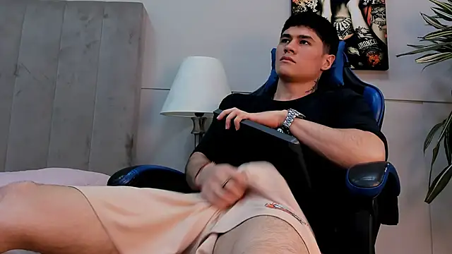 roan_birkin élő XXX-chatje