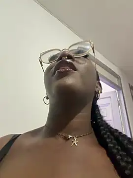 ZahhyFrequency's Live XXX Chat