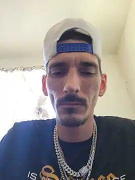 Matthew_204 Live XXX Chat