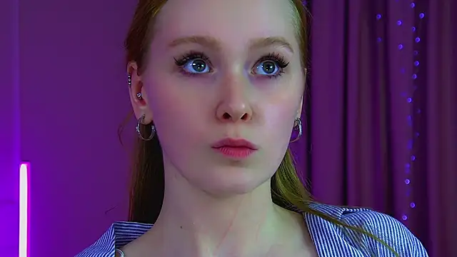 AgataFoxley Adlı Modelin Canlı XXX Sohbeti