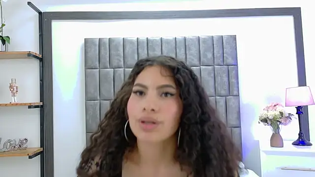 Skyler_Fox_'s Live XXX Chat