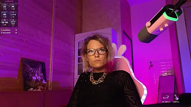 Chat +18 de Lady_Shine ao vivo