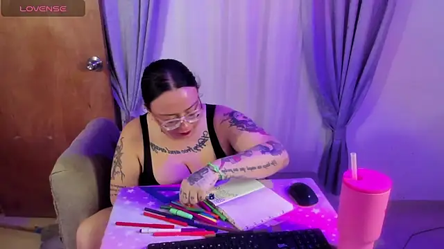 MiaYMolly 现场XXX聊天